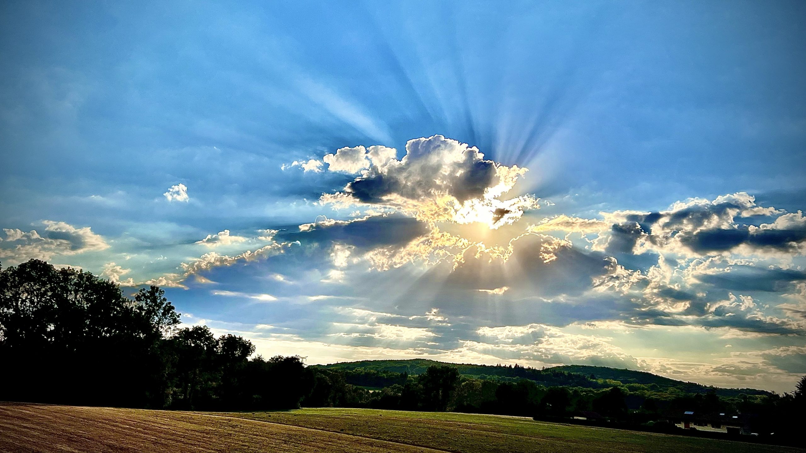 Les couchers de soleil de Tré le Mont – pfiiouuu – 072022