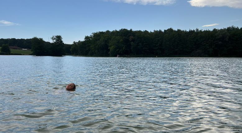 Traversée du Lac de la Grange du Pin à la nage par Esteban – Jeux aquatiques Kayak et Rando – 082023