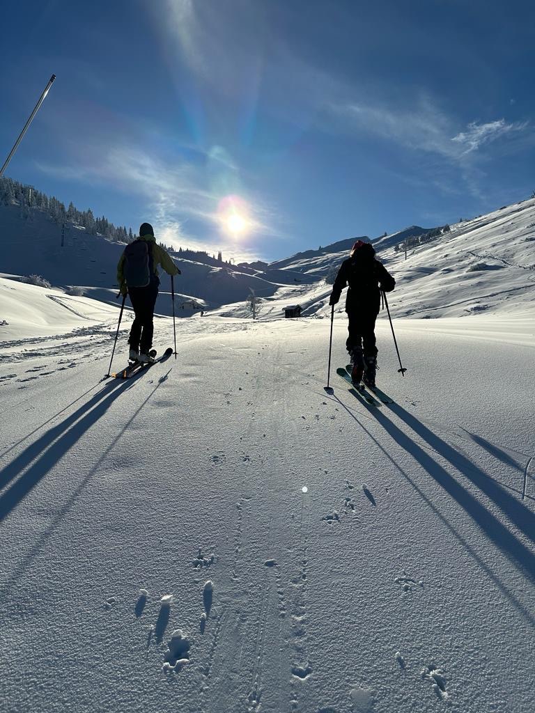 Montée à Hirmentaz – Ski de rando à 3 – 112023