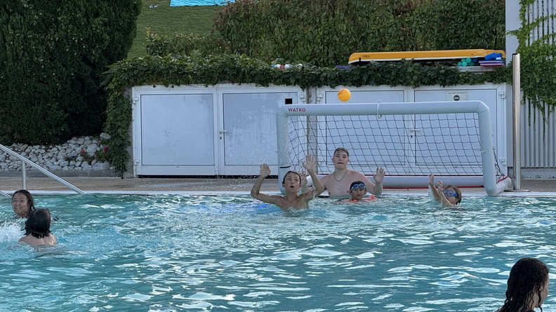 Derniere Nocturne Piscine Evian – 082024